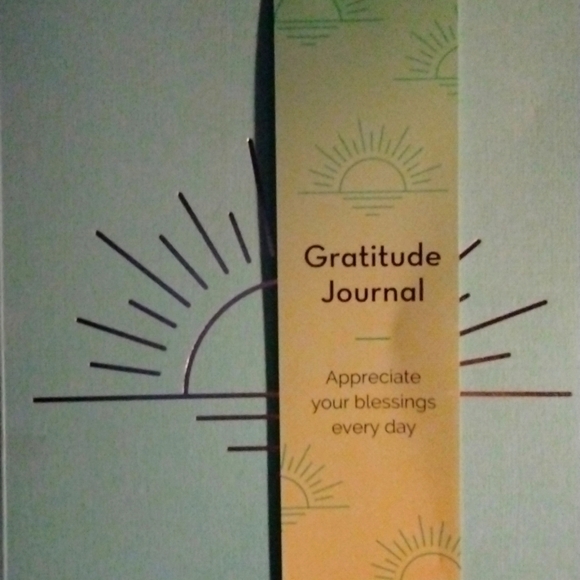 Gratitude journal - Picture 1 of 2
